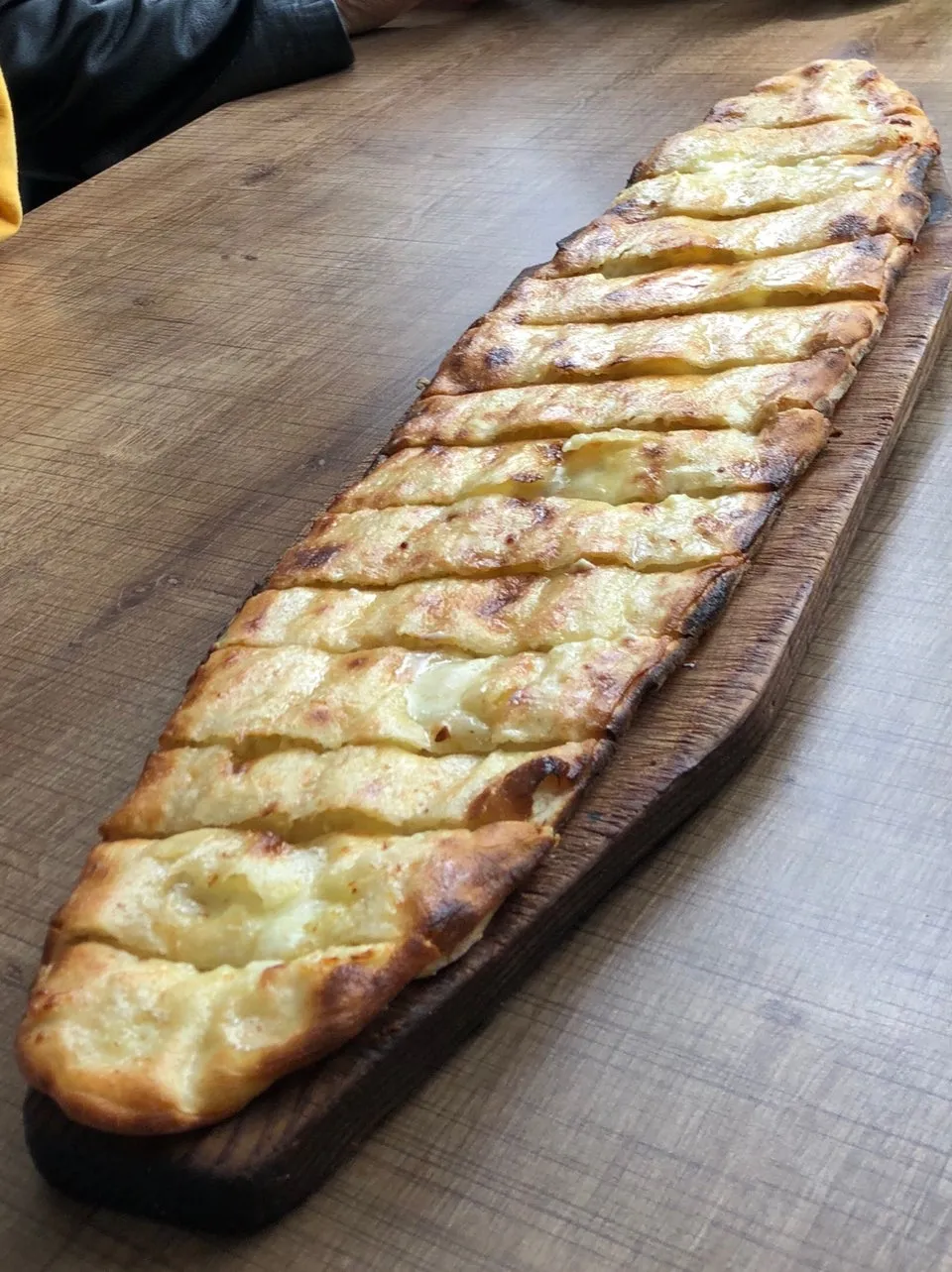 Emet Pidesi