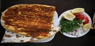 Urfa (Şanlıurfa) Lahmacunu (Kıymalı Ekmeği)