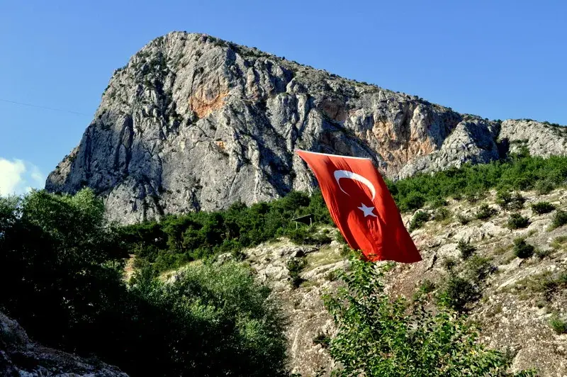 İncesu Kanyonu Asma Köprüsü ve Yürüyüş Rotası