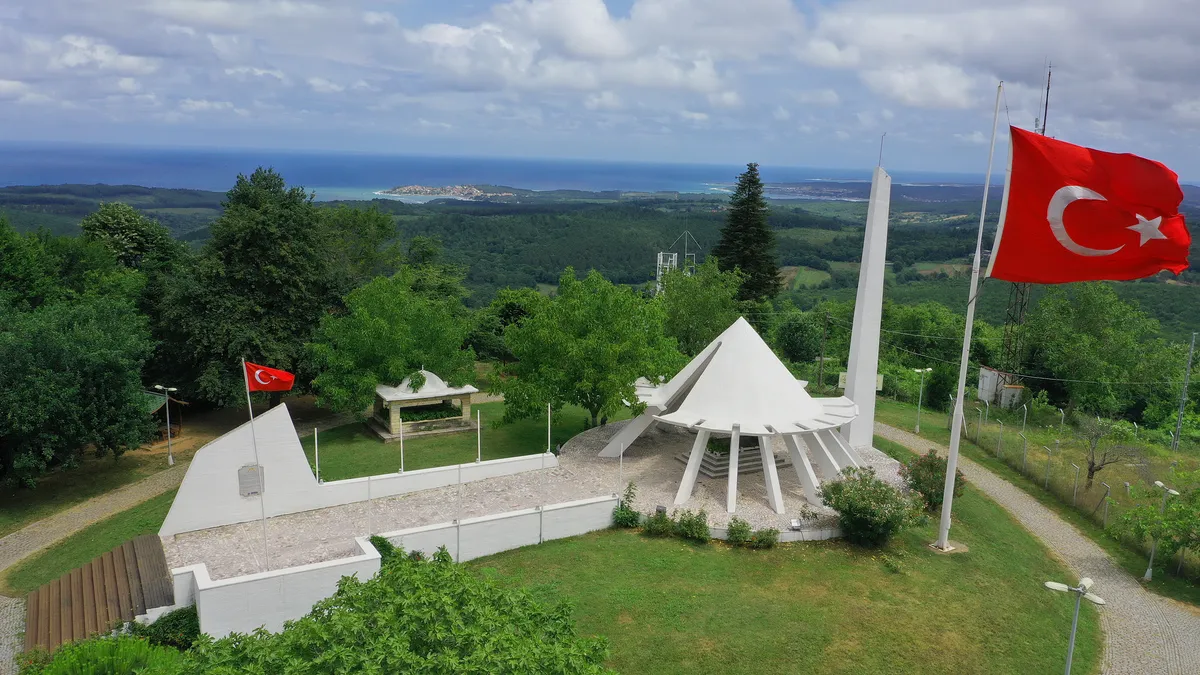 Akçakoca Bey Anıt Mezarı - Kocaeli Kandıra