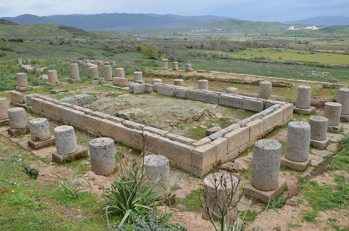 Alabanda Antik Tiyatrosu & Bouleuterion (Meclis Binası)