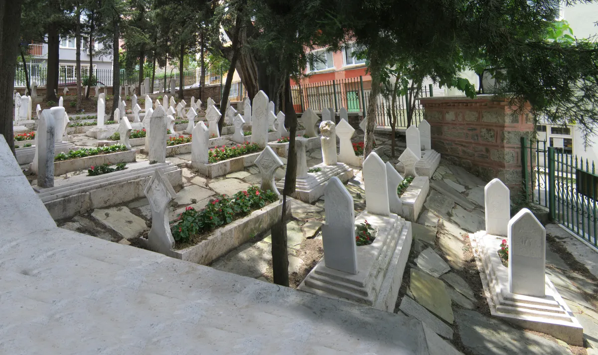 Erzincan Üzümlü'de Yamaç Paraşütü: Gökyüzünde Özgürlüğün Adresi