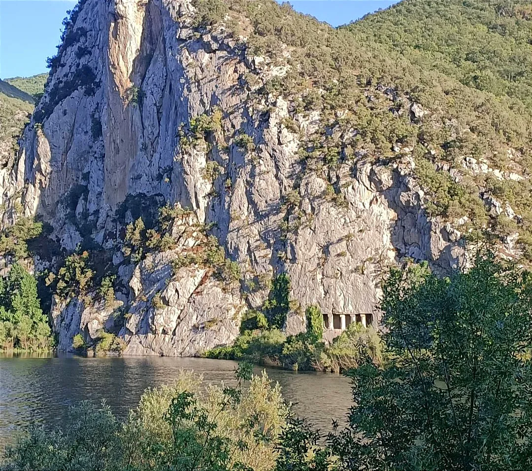 Asarkale ve Hellenistik Kaya Mezarları - Samsun Bafra