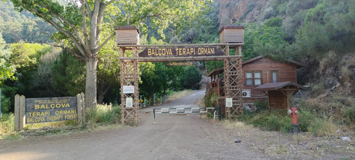 Balçova Terapi Ormanı ve Manastır Yolu Tabiat Parkuru