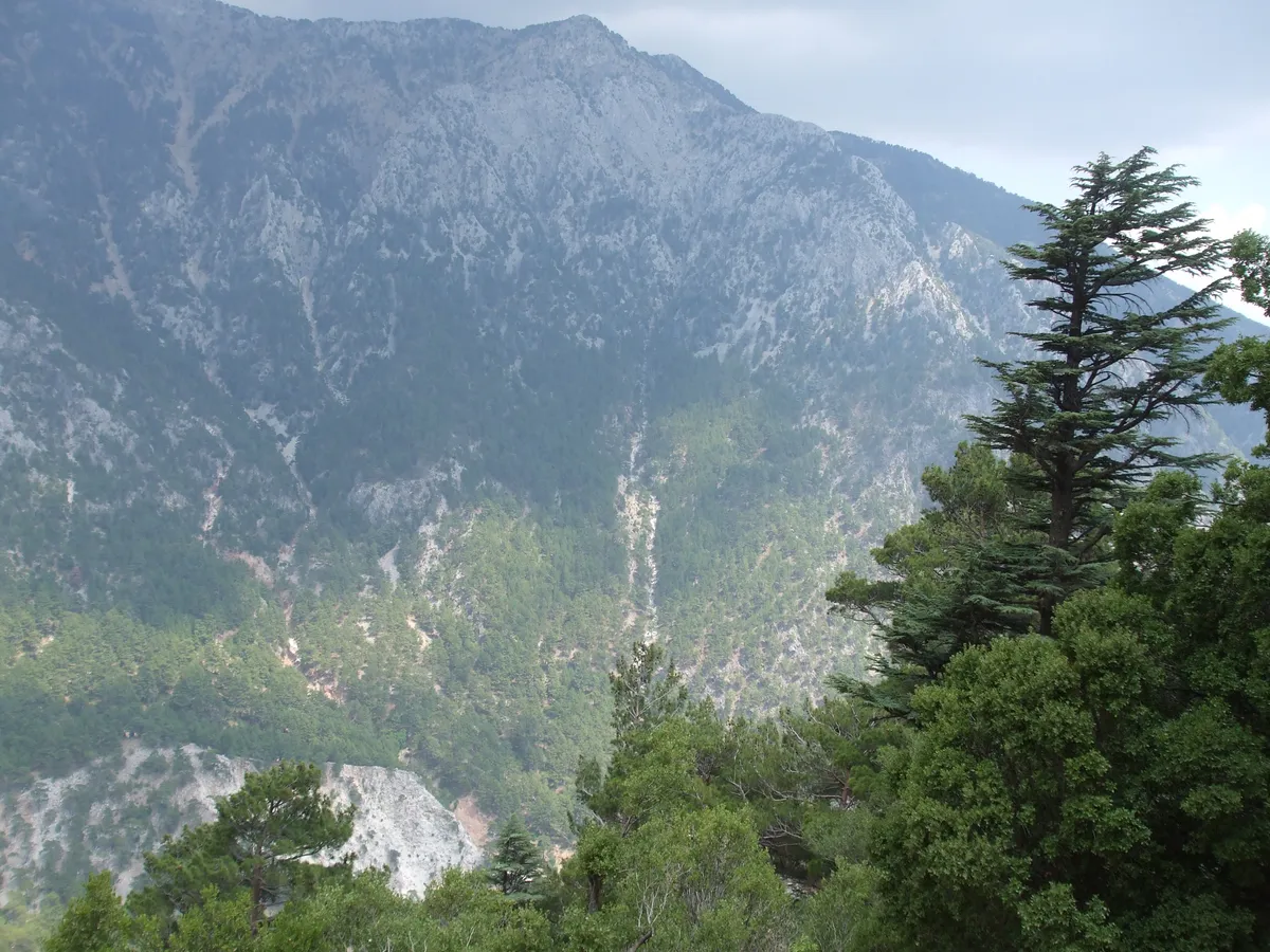 Burdur Altınyayla'da Yamaç Paraşütü ve Gökyüzü Tutkunları İçin Alternatif Rotalar