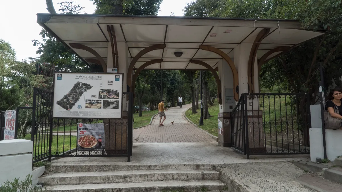 Abbasağa Parkı ve Tarihi Dinlenme Alanı
