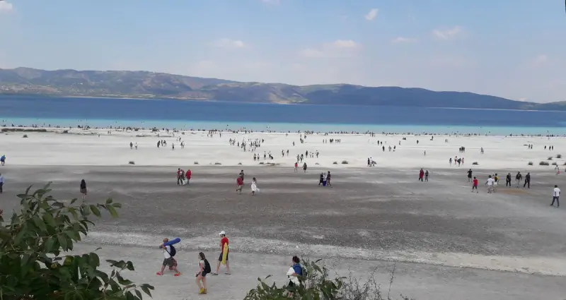 Salda Kayak Merkezi (Eşeler Dağı 2079m - Salda Gölü Manzaralı Pistler)