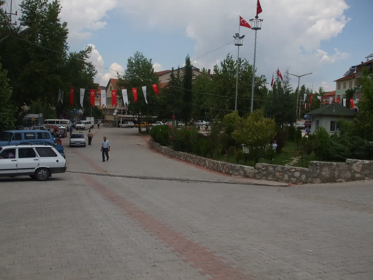 Altınyayla Kent Meydanı & Sipsi Kültür Parkı (Tarihi Dirmil)