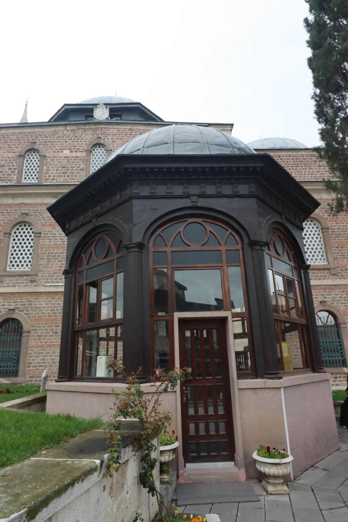 Çamavşar Köyü Tarihi Ahşap Camii & Asırlık Çınarı