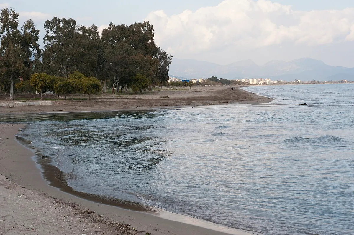 Çatallar Plajı ve Sahil Parkı
