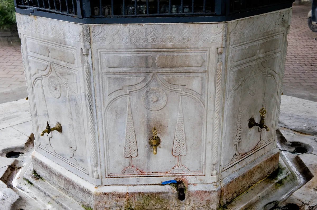 Damat İbrahim Paşa Külliyesi ve Kurşunlu Camii