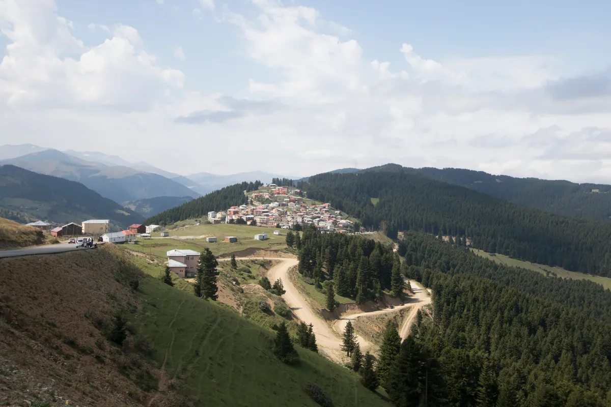 Giresun Dereli'nin Saklı Doğa Harikası: Kuzalan Tabiat Parkı ve Mağara Oluşumları