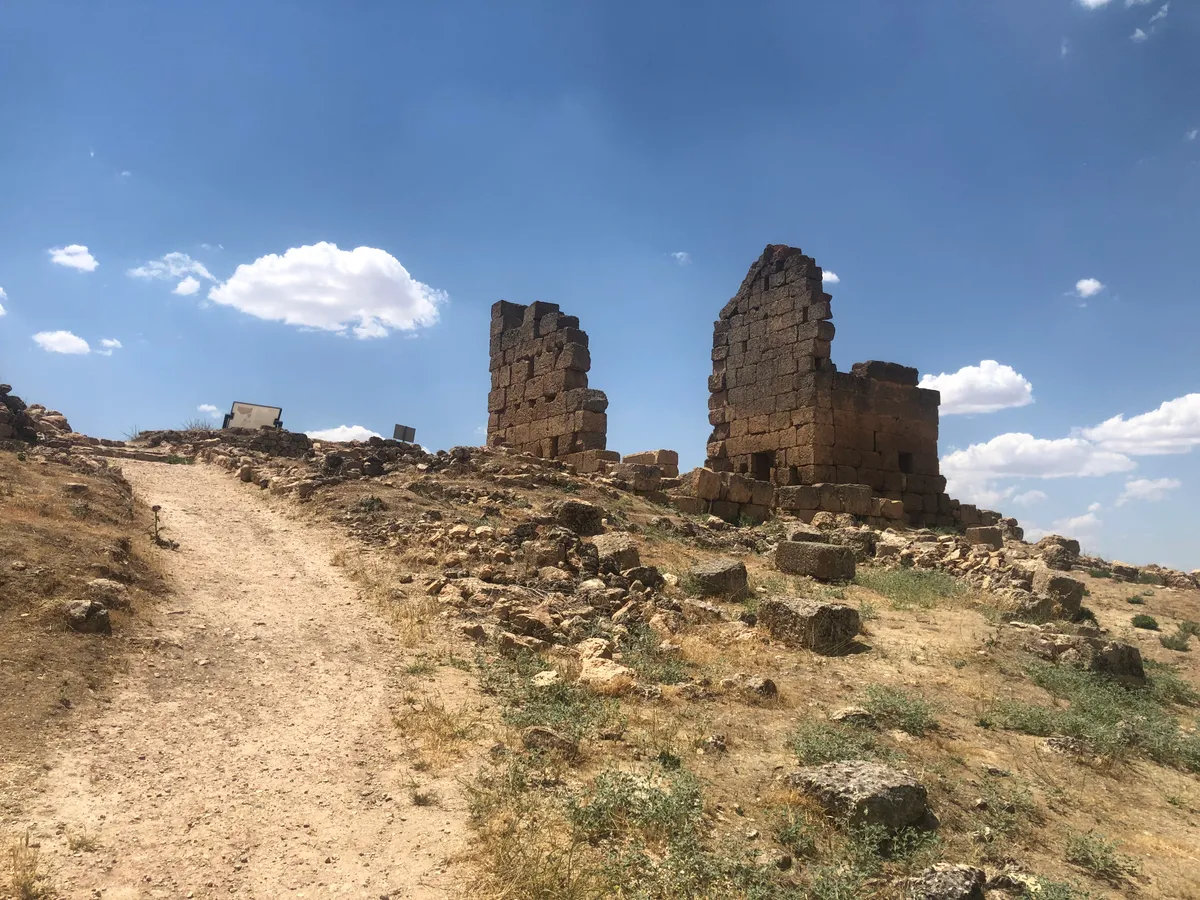 Birkleyn Mağaraları & Yazıtları
