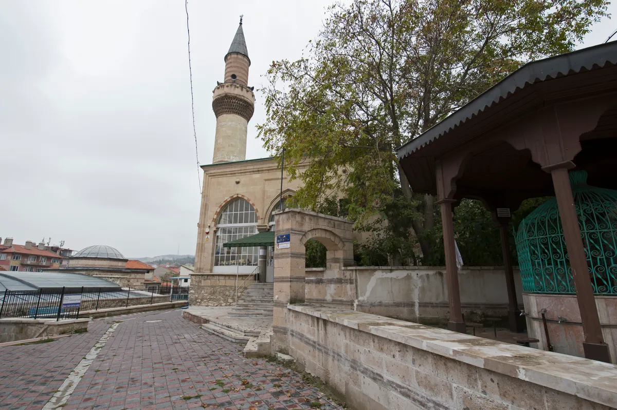 Kömürlük Tarihi Hamamı ve Kervan Kuyusu (Arguvan) - Malatya Arguvan