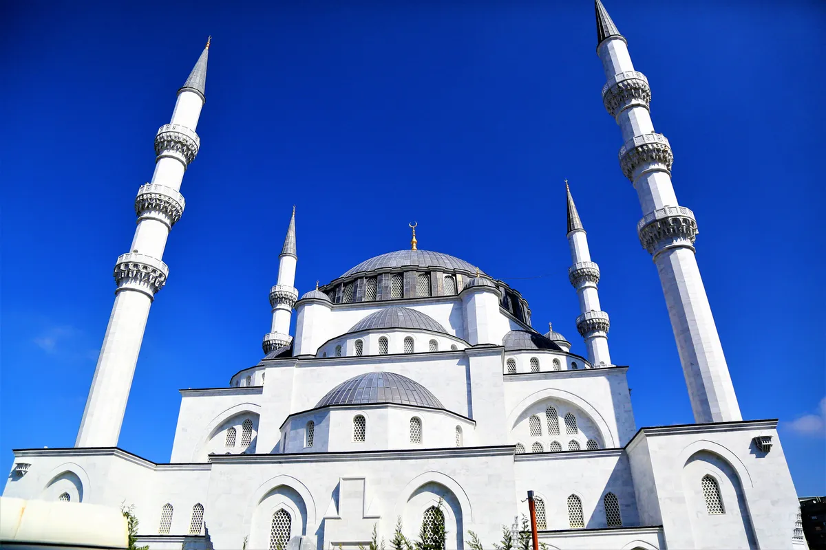Tunceli Mazgirt'in Gizemli Dokusu: Tarih, İnanç ve Doğanın Sanatla Buluştuğu Yerler