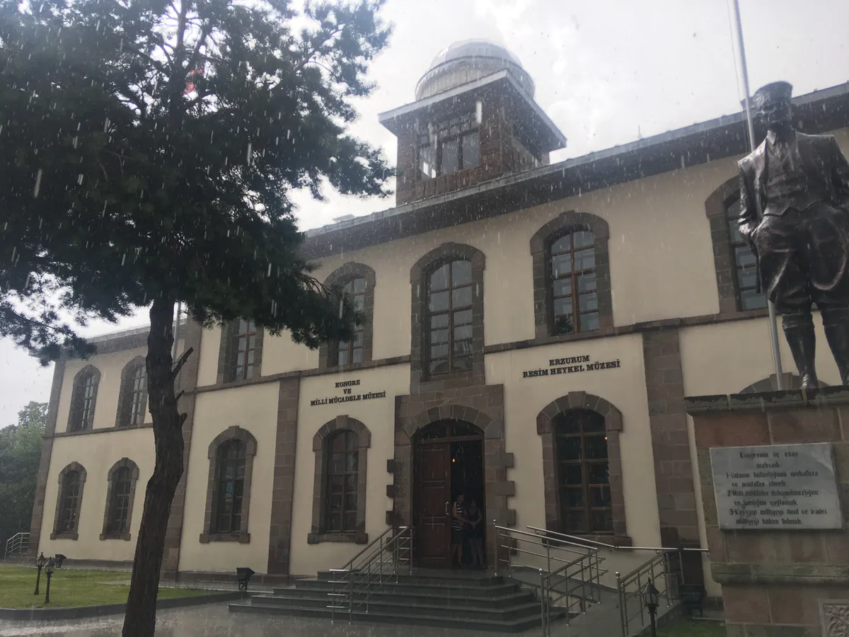 Erzurum Resim Heykel Müzesi Ve Galerisi (Kongre Binası)