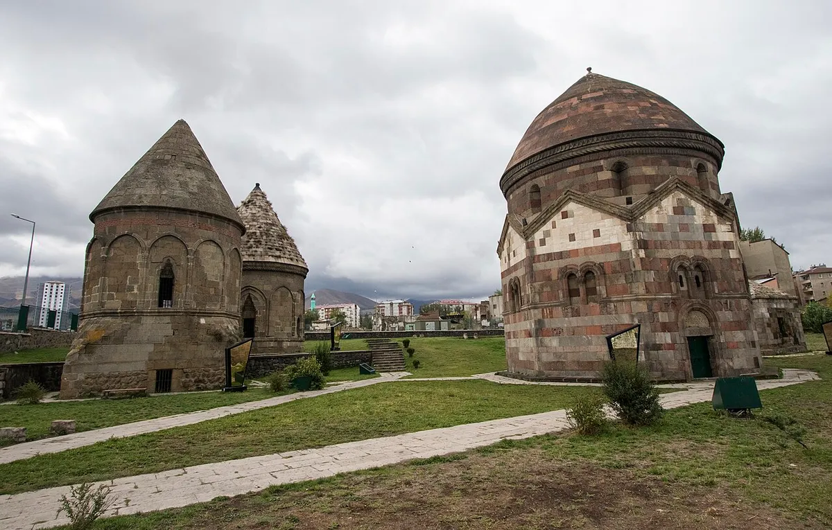 Alvarlı Lütfi Efendi Hazretleri Türbesi