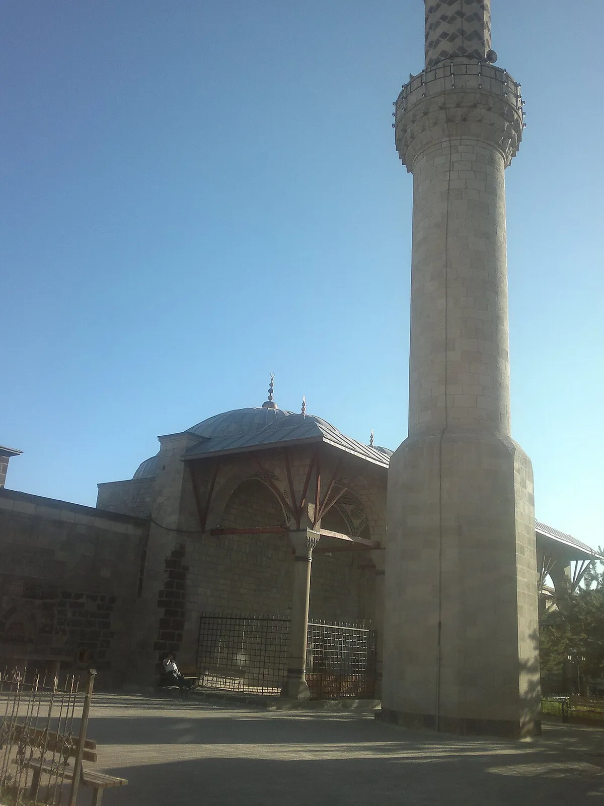 Tarihi Tuğrulşah Camii (Kale Camii)