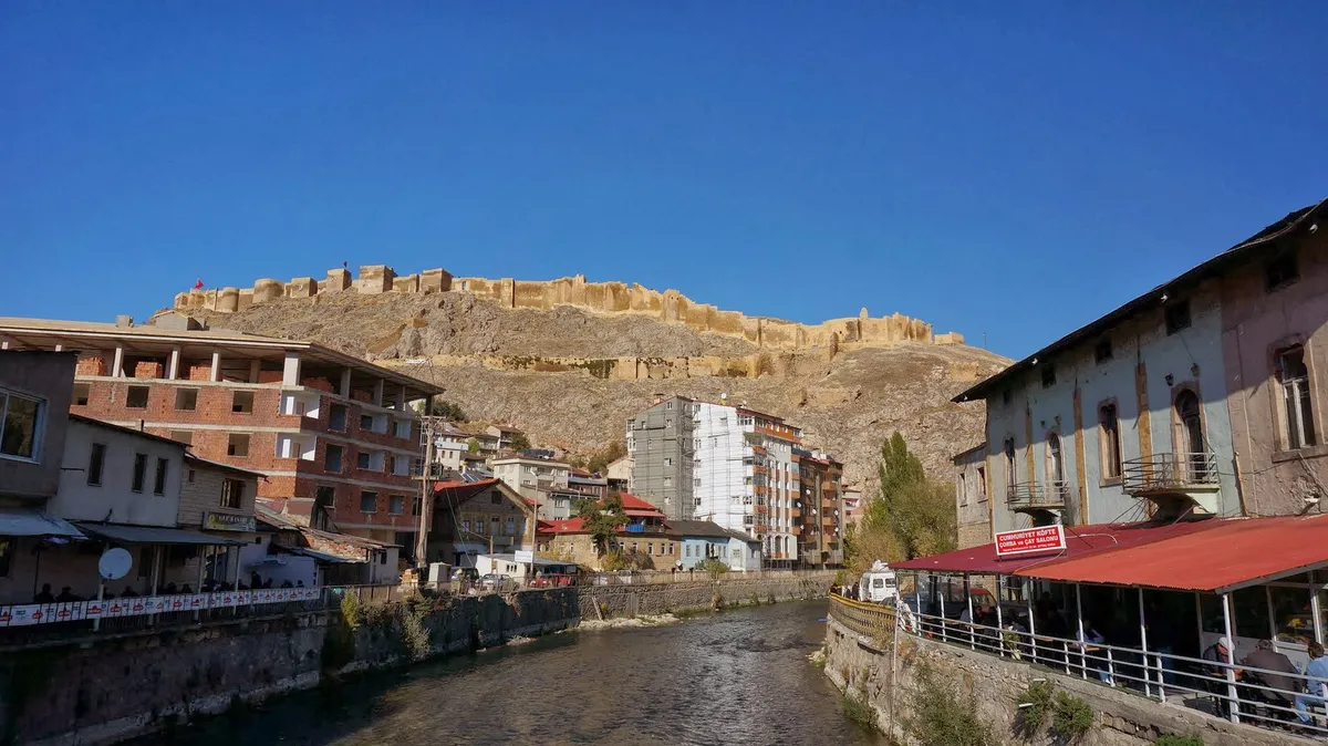 Kekeç Köyü Tarihi Kalesi ve Kaya Sığınakları