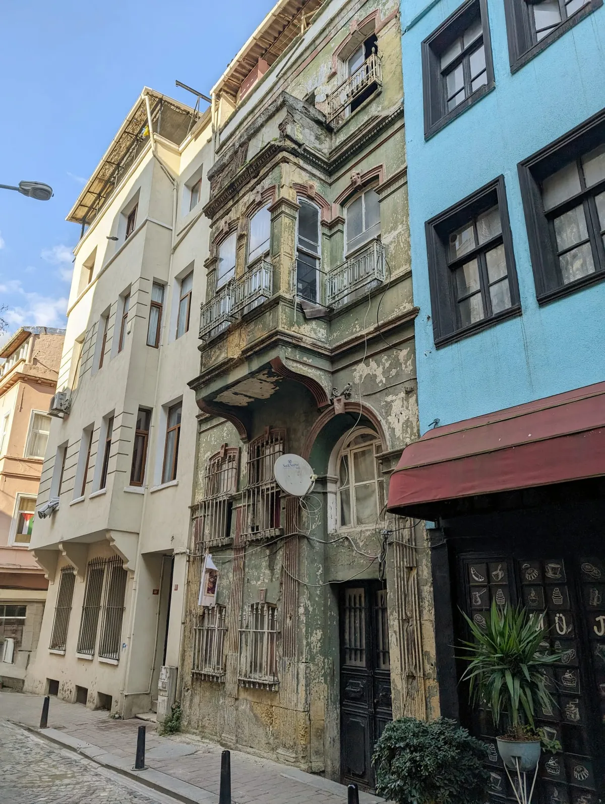 Historia multicolor en el Cuerno de Oro: Guía de viaje de Balat y Fener - Colegio Rojo, Iglesia de Hierro y callejuelas pintorescas