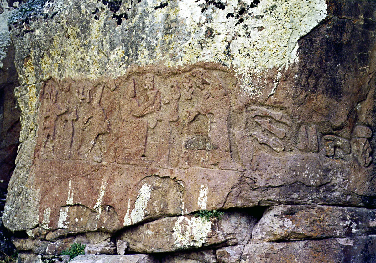 Fraktin (Gümüşören) Hitit Kaya Kabartması ve Yazıtı (MÖ 13. Yüzyıl)