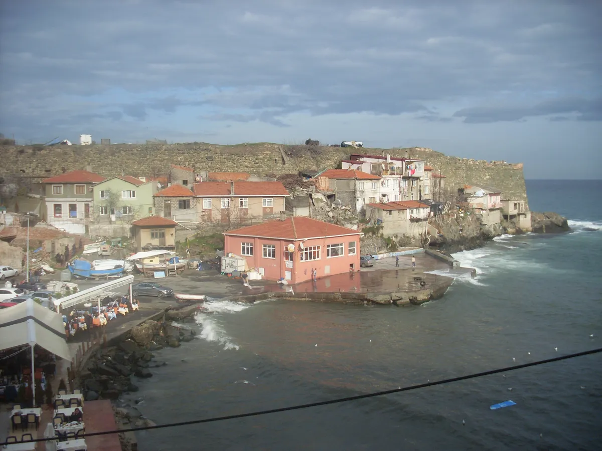 Garipçe Köyü ve Tarihi Garipçe Kalesi (1778) - İstanbul Sarıyer