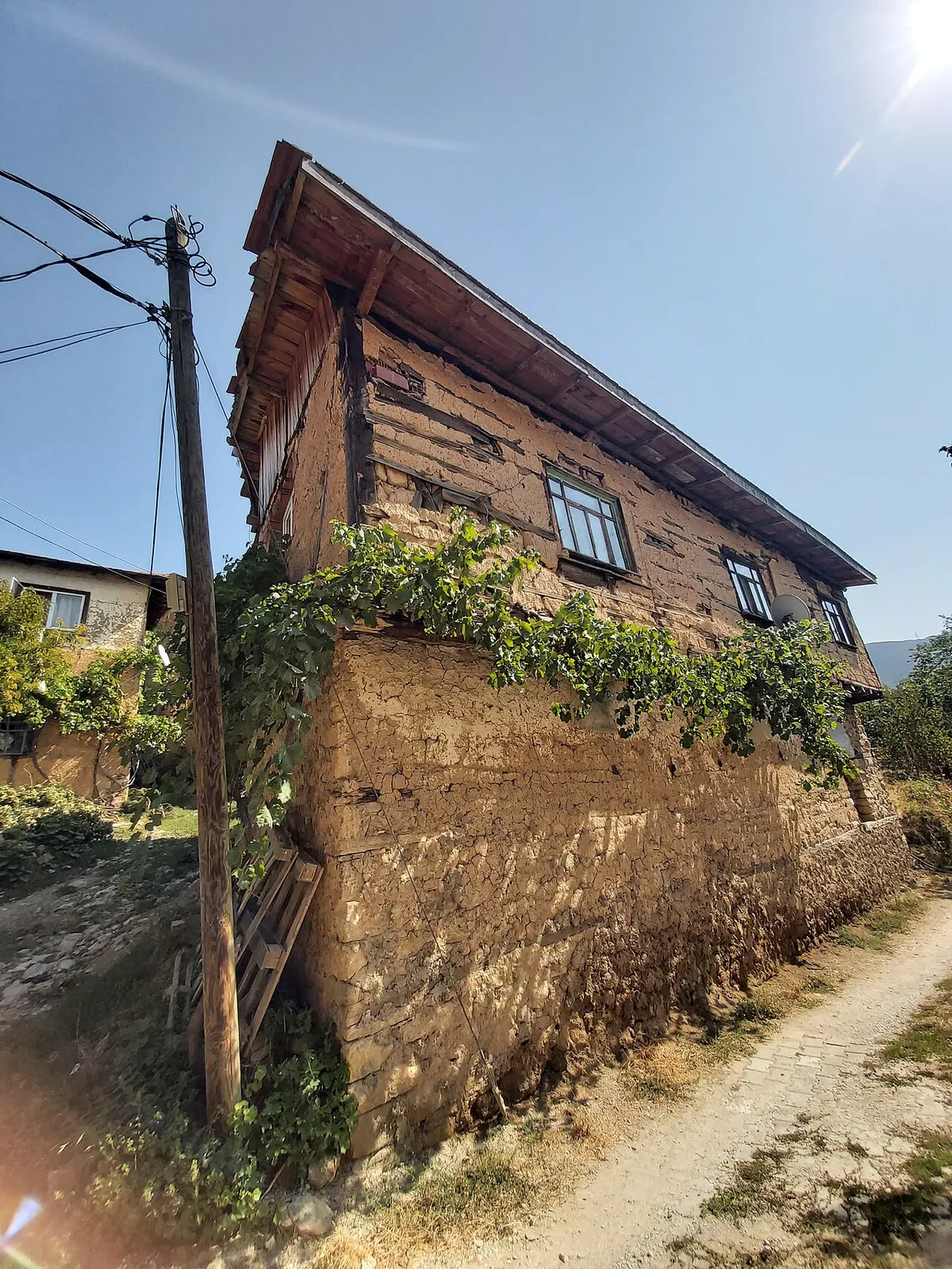 Gelemiç Köyü Tarihi Yerleşimi ve Taş Konakları - Bursa Keles