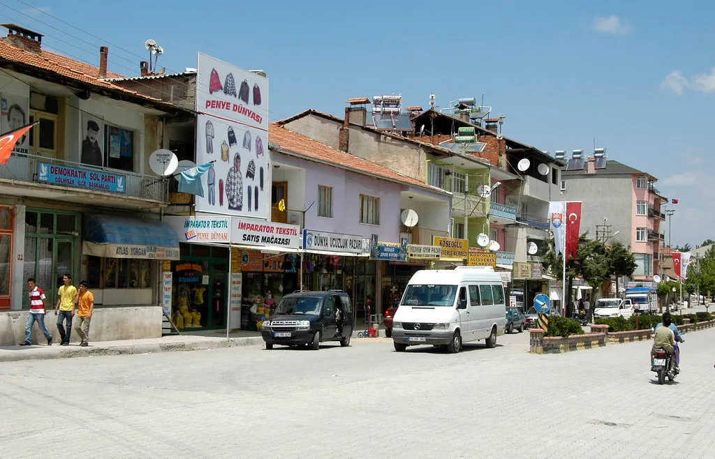 Gölhisar Kent Meydanı & Meşhur Gölhisar Kavurması Çarşısı
