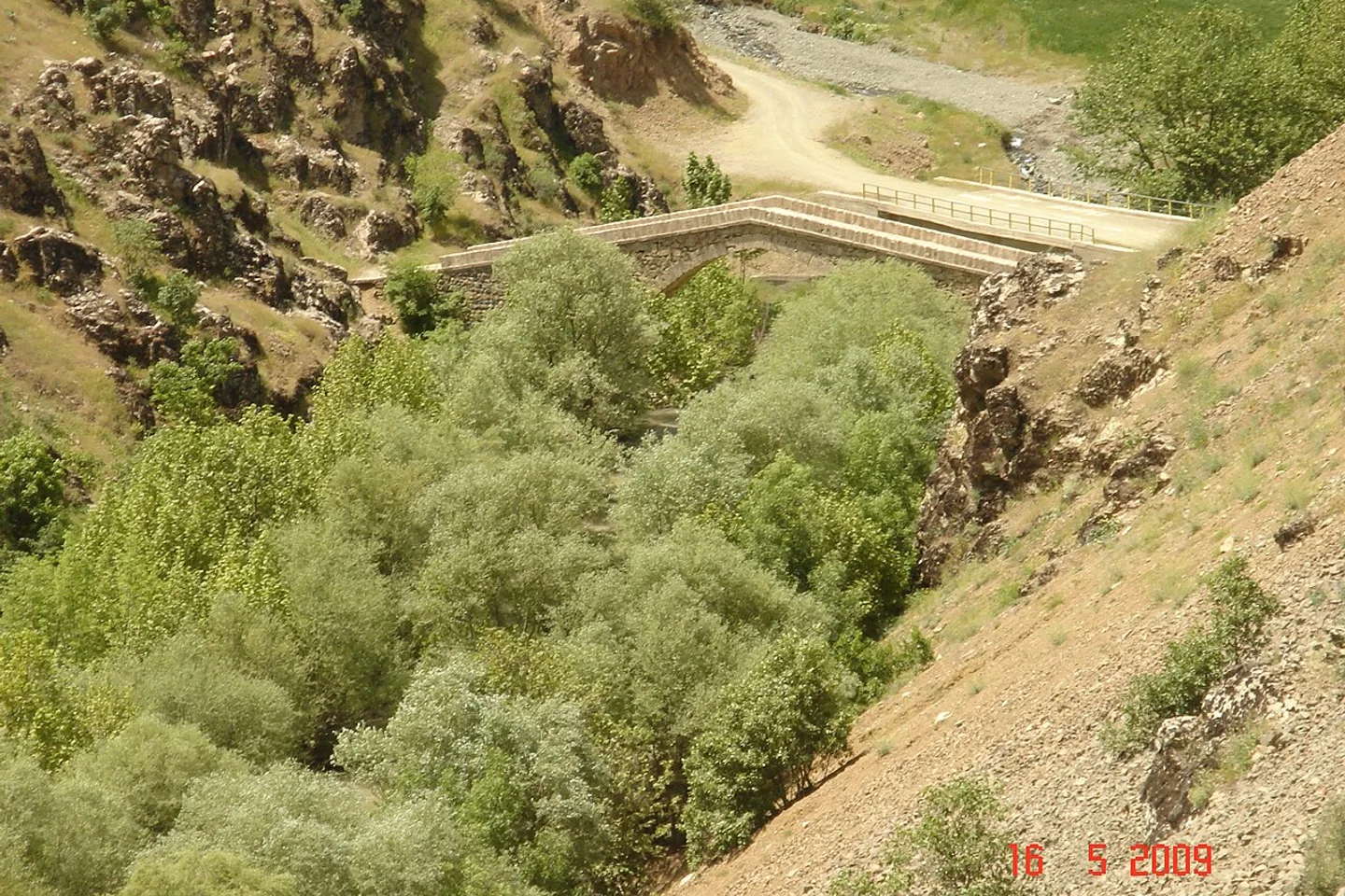 Hakkari Şemdinli'de EN İYİ Tarihi Yapılar ve Kaleler Nerede? (2026 Kültür Rehberi)