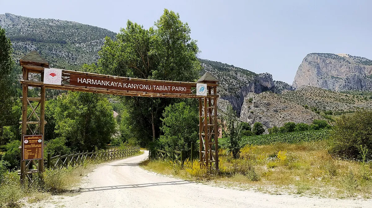 Harmankaya Şelalesi ve Kanyonu - Düzce Cumayeri
