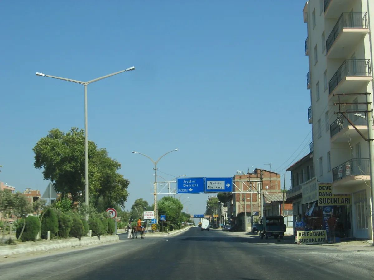 İncirliova Kent Meydanı & Meşhur Deve Sucuğu Pazarı