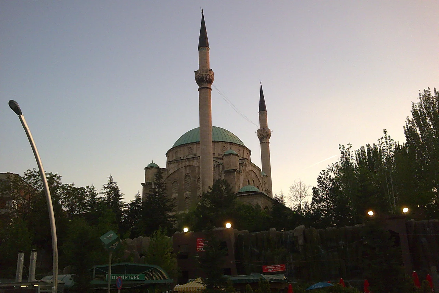 Maltepe Zümrütevler Seyir Tepesi ve Doğa Koruluğu (Adatepe)
