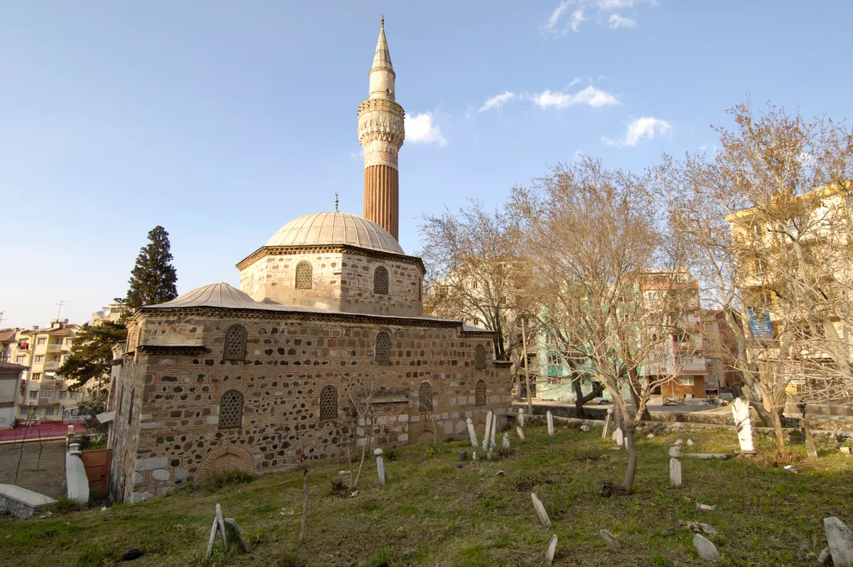 Tarihi Ayn-ı Ali Türbesi ve Çay Bahçesi (Yunusemre)