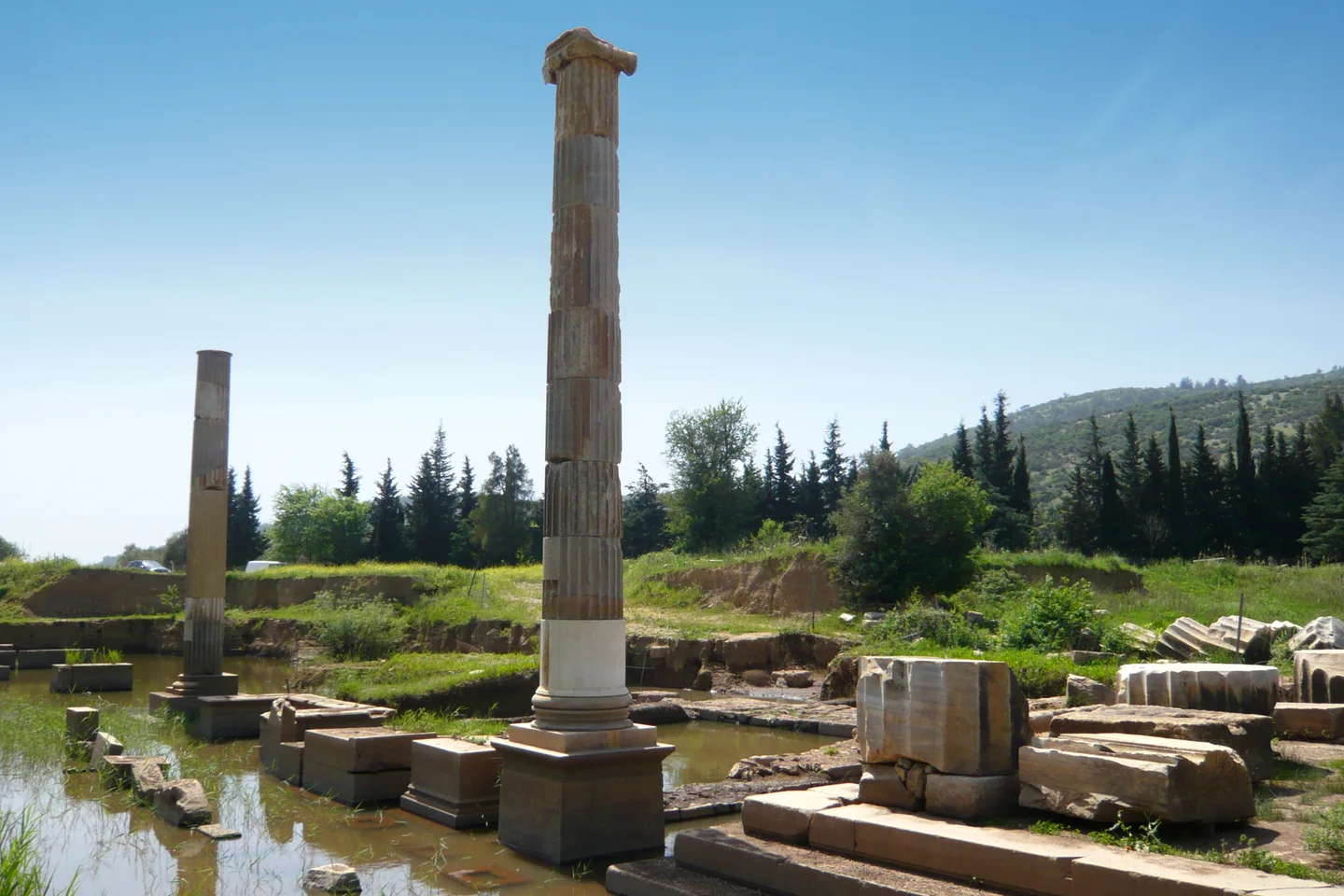 İzmir Menderes'te EN İYİ Antik Kentler ve Ören Yerleri Nerede? (2026 Arkeoloji Rehberi)