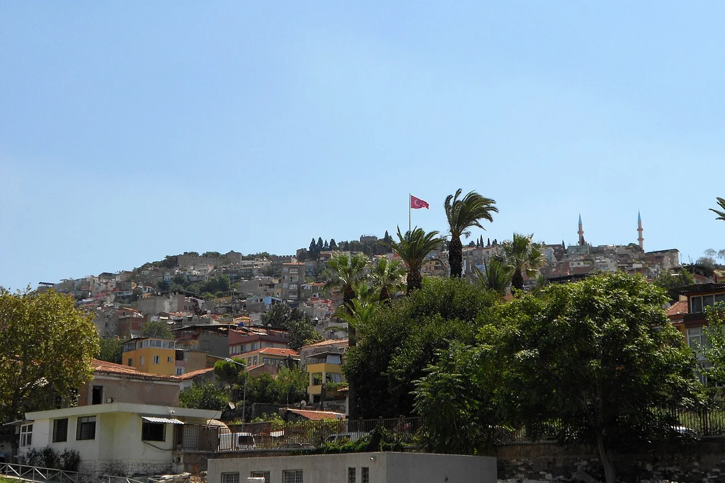 Tarihi Tırazlı Antik Taş Ocağı ve Kaya Sarnıçları (Smyrna Antik Taş Yatağı)