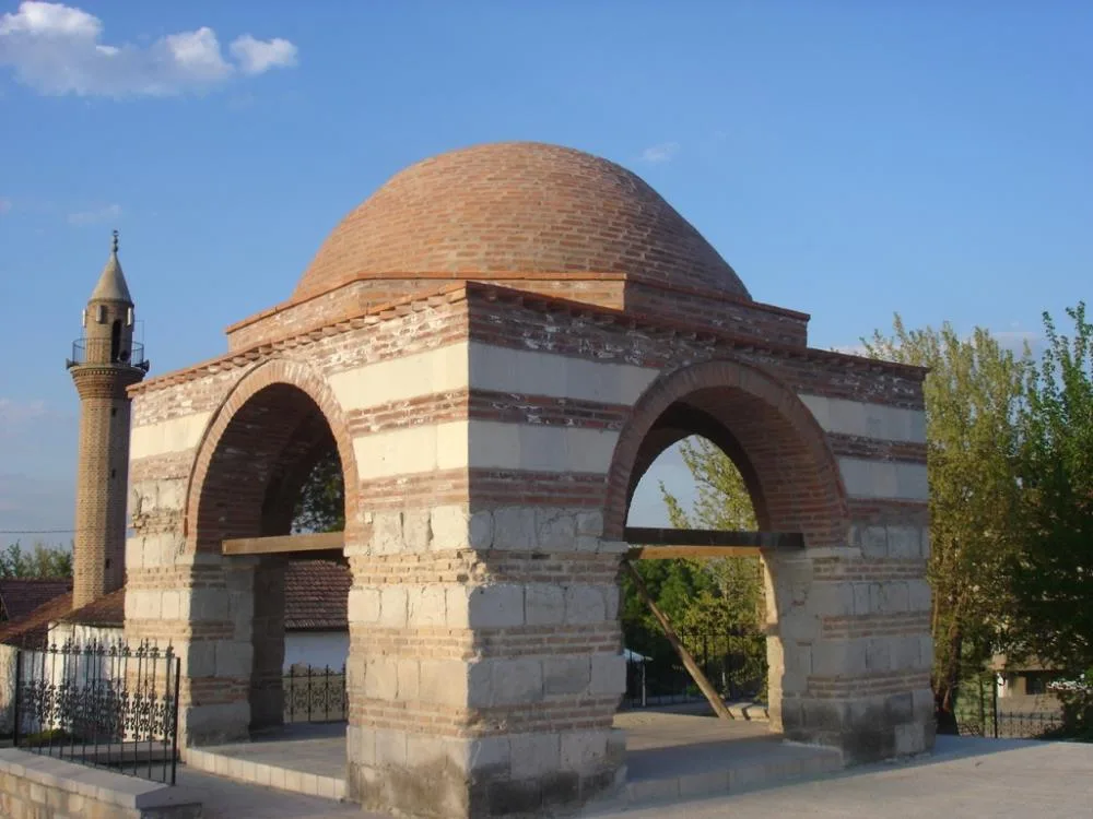 Tarihi Kanlı Kümbet ve Battalgazi Şehir Surları