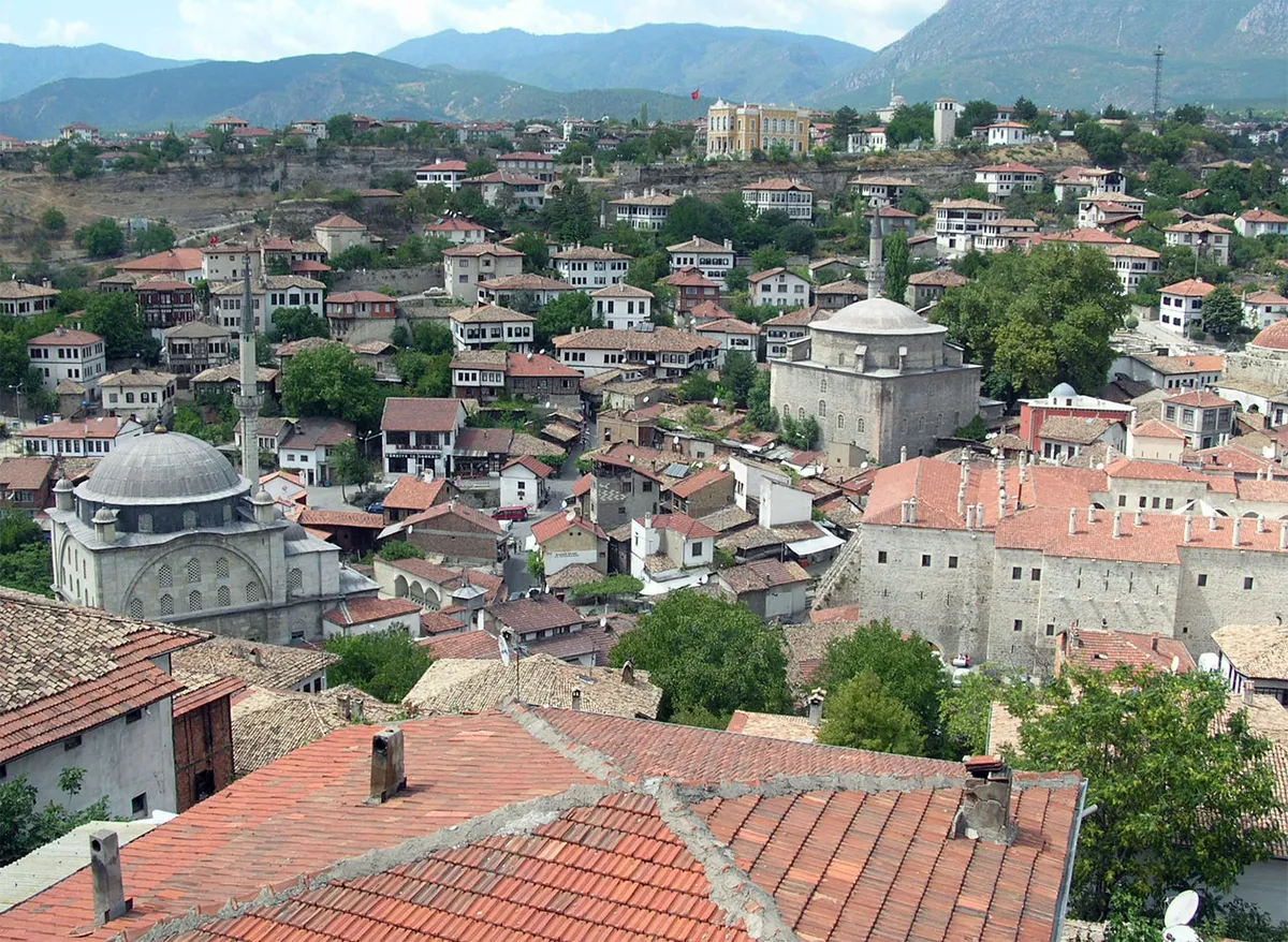 Karabük Garnizon Şehitliği ve Şehitler Anıtı - Karabük Merkez