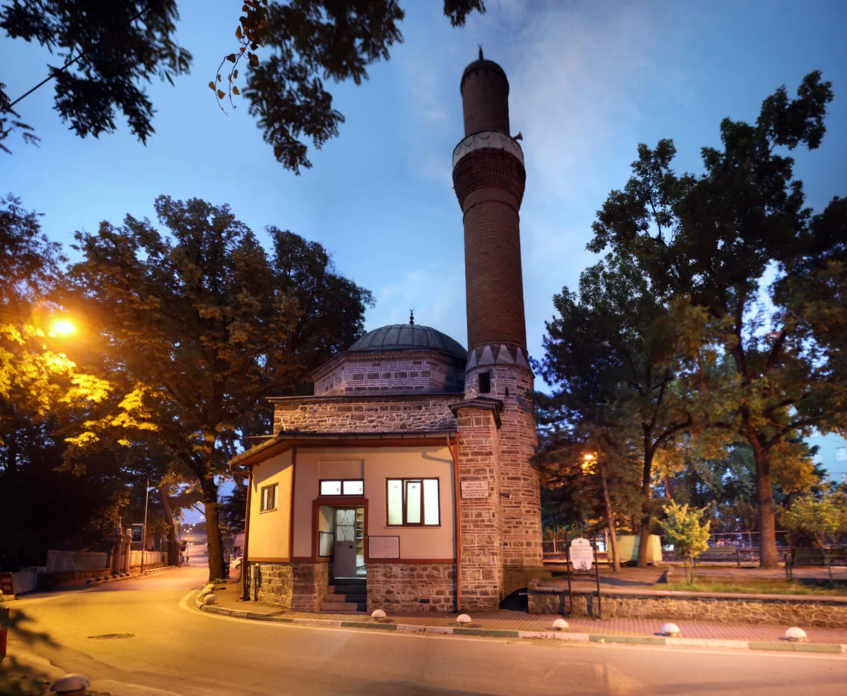 Karacabey Kent Meydanı & Tarihi İmaret Camii (Dayı Karaca Bey Külliyesi 1457)