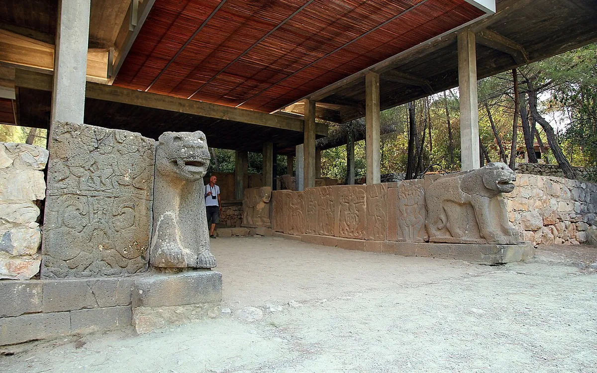Karacurun Tarihi Höyüğü