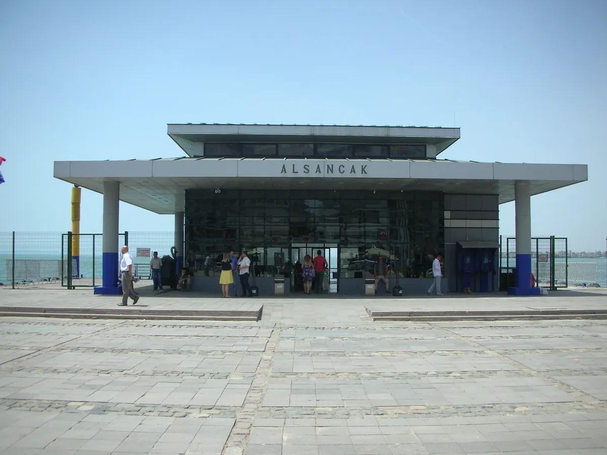 Kaynarpınar Doğal Balıkçı Koyu ve İskelesi (İnecik) - İzmir Karaburun