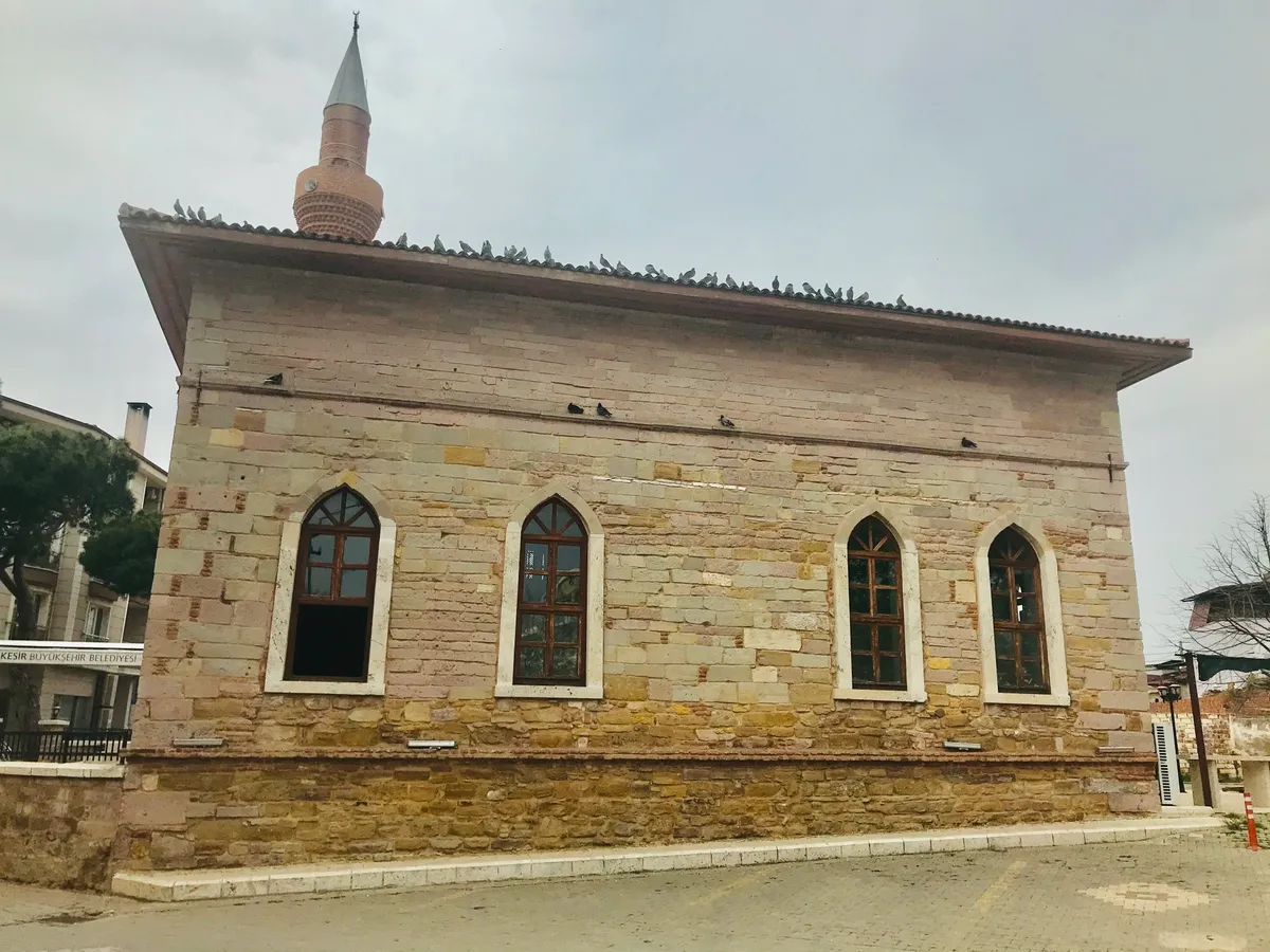 Kepsut Kent Meydanı & Tarihi Çarşı Camii
