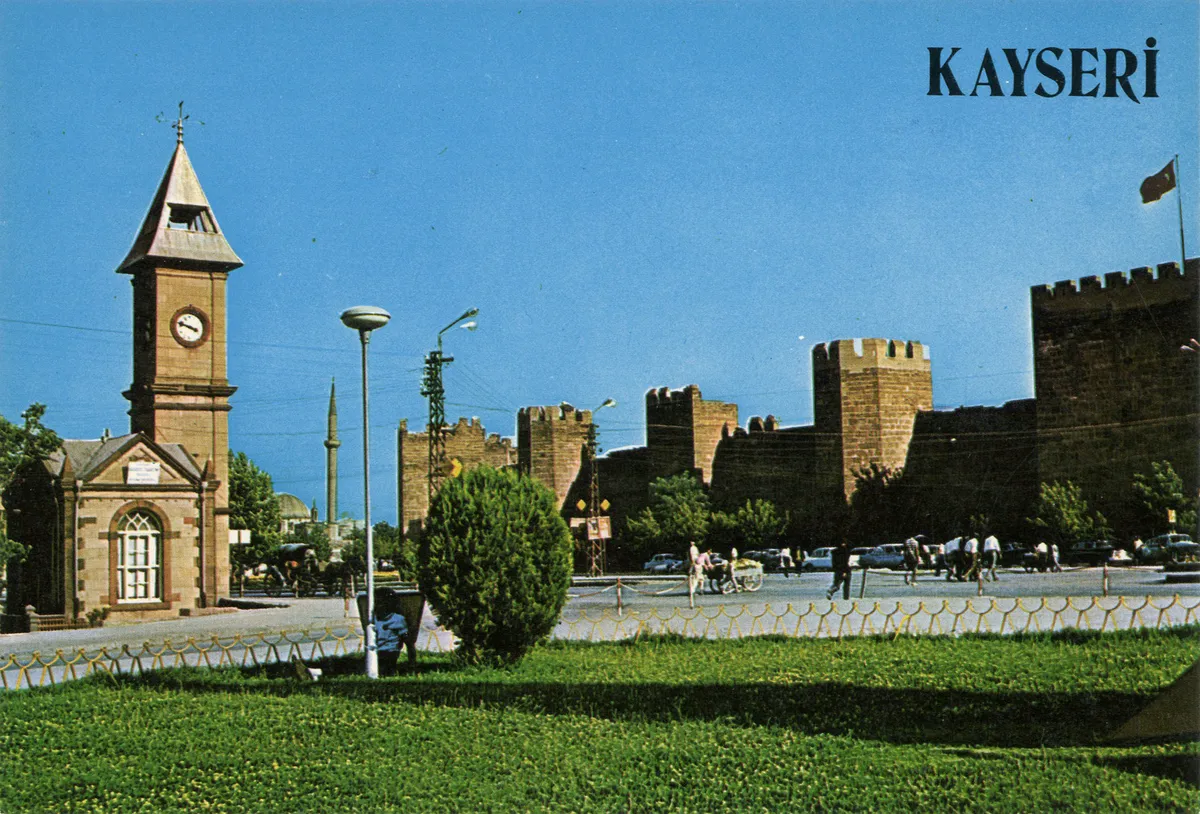 İzmir Kınık'ın Saklı Su Güzellikleri: Şelalelerden Göletlere Doğayla İç İçe Bir Keşif