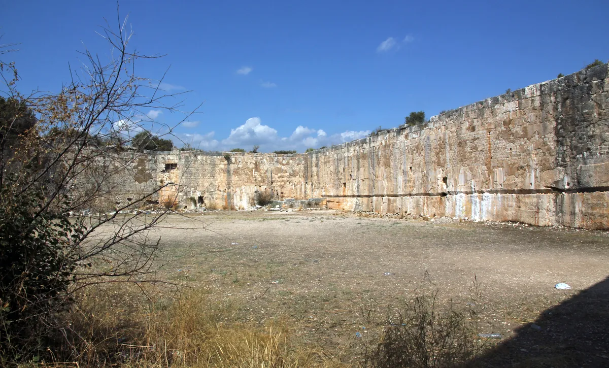 Kız Kalesi (Yumurtalık Deniz Kalesi)