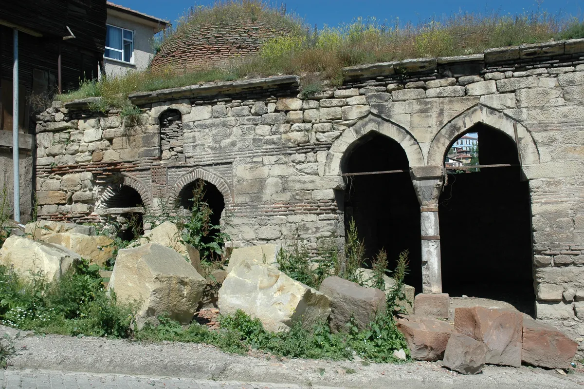 Kızılpınar Hacı Yakup Camii ve Meydanı