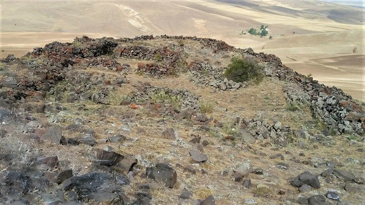 Tarihi Zeril Taş Kemer Köprüsü - Van Çatak