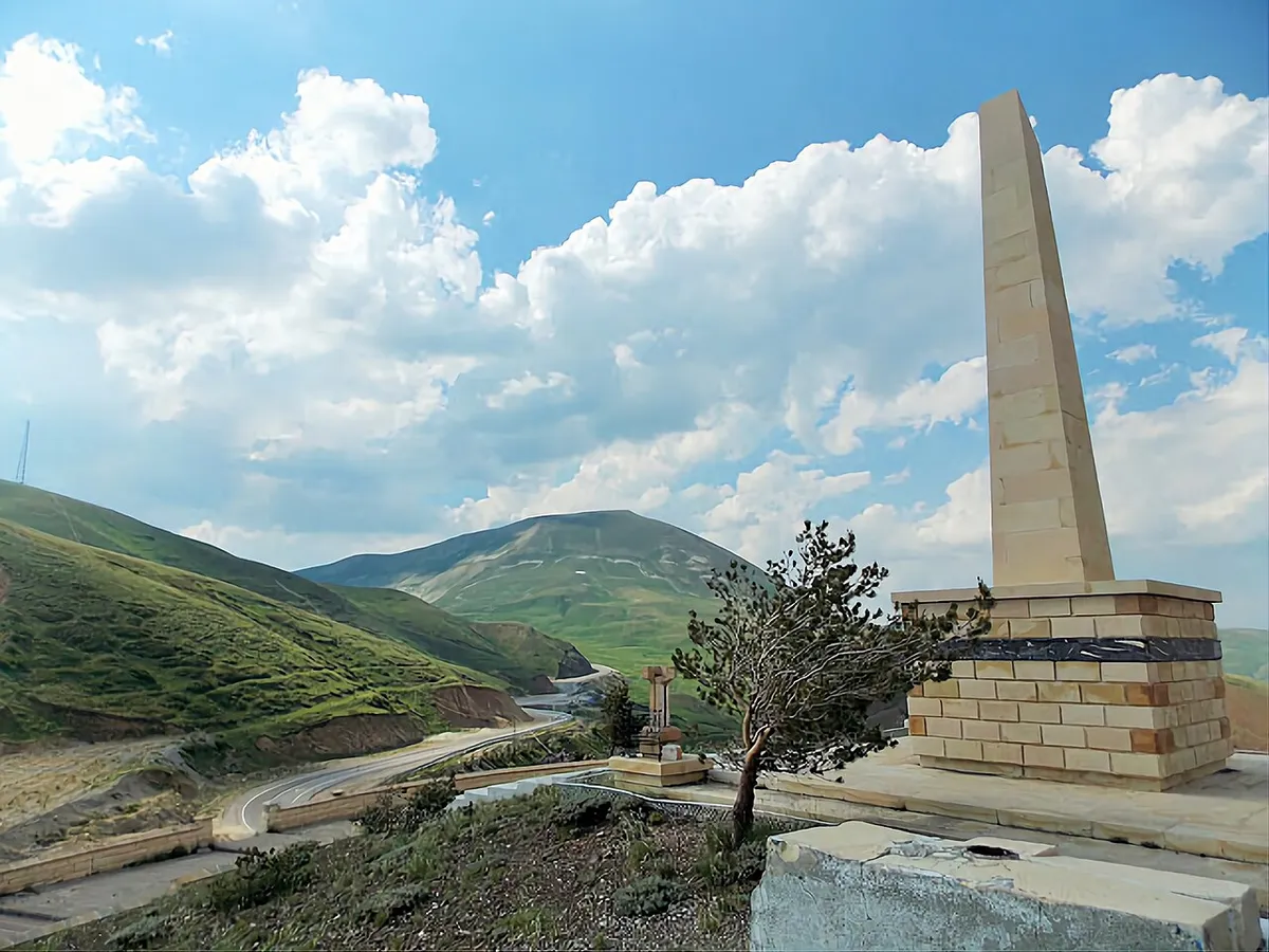 Kop Mountain Martyrs Monument and Historic Defense Lines