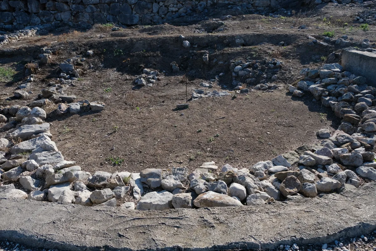 Koyulhisar Aşağı Kale (Kale-i Zir) Kalıntıları