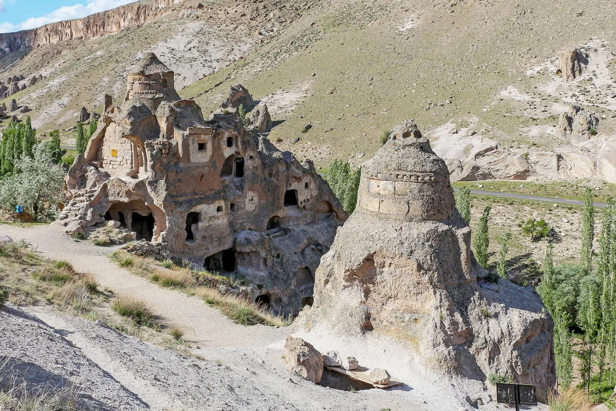 Kayseri Yeşilhisar'da Yamaç Paraşütü Macerası: Doğanın Kalbinde Keşifler