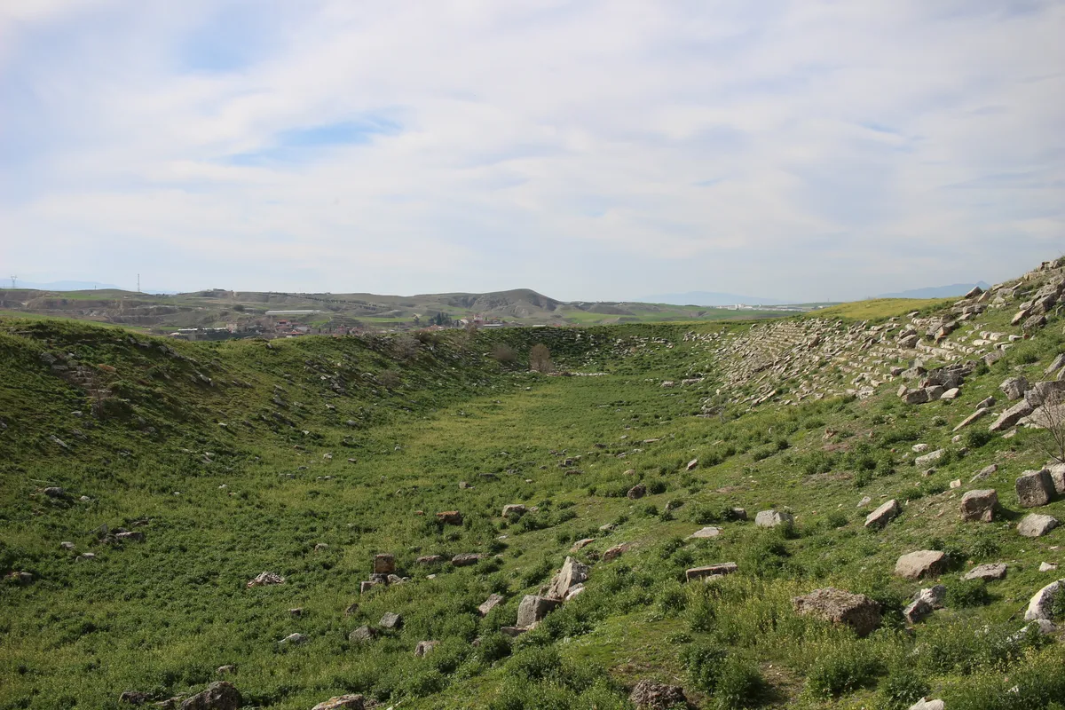 Pamukkale'nin Saklı İnanç Mirası: Camiler ve Kiliselerle Tarihe Yolculuk