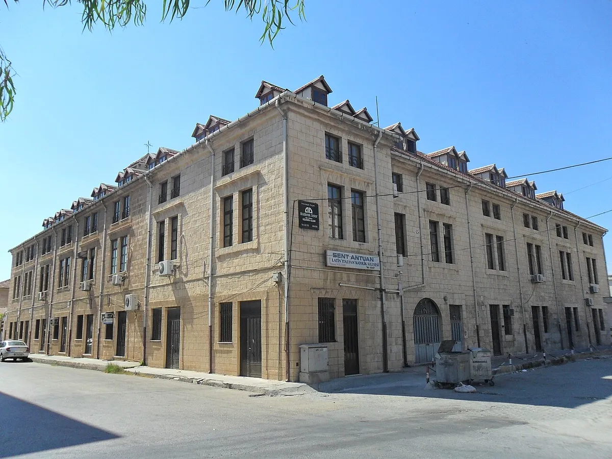 Latin İtalyan Katolik Kilisesi (1853 Aziz Antuan Katedrali)